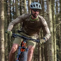 GENIUS BIKE SHORTS pánské cyklo šortky olivová/černá