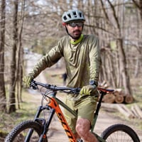 Set ARMAGEDON + GENIUS BIKE SHORTS zelená